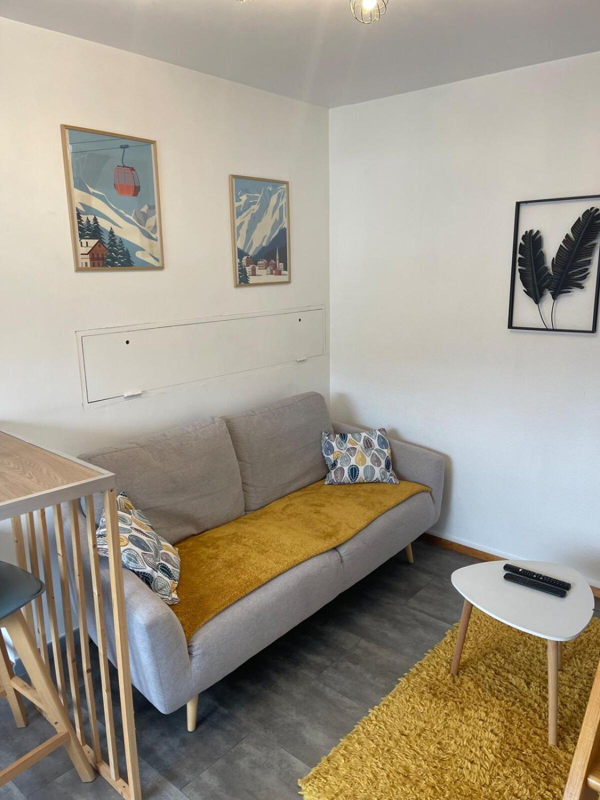 Superbe Studio A Proximite Du Centre-Ville Saint-Die-des-Vosges Luaran gambar